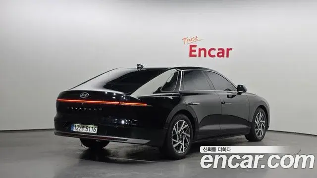 Hyundai Grandeur Hybrid 2023 — ფოტო 14/20