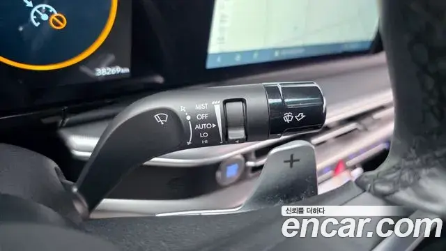 Hyundai Grandeur Hybrid 2023 — ფოტო 18/20