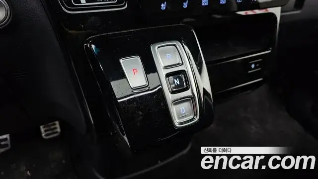 Hyundai Staria 2024 — Фото 9/20