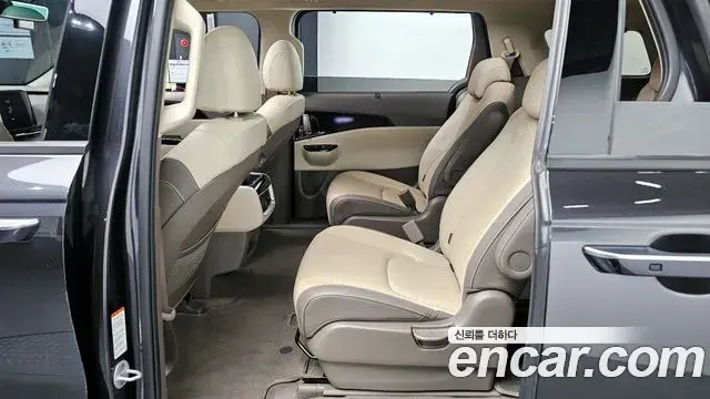 Kia Carnival 2022 — Фото 12/20