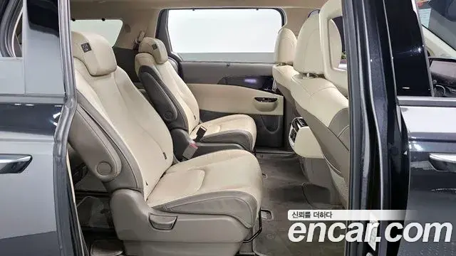 Kia Carnival 2022 — Фото 13/20