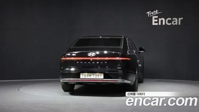 Hyundai Grandeur Hybrid 2023 — Photo 9/20