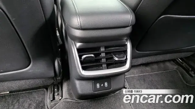 Hyundai Grandeur Hybrid 2023 — Photo 14/20