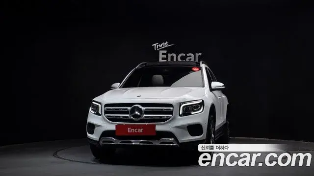 Mercedes-Benz GLB-Class 2021 — Şəkil 17/20