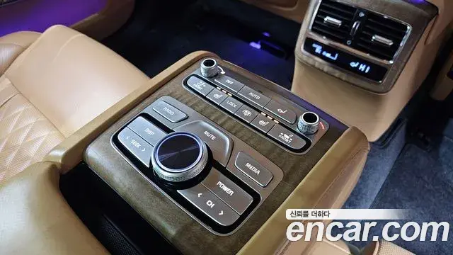 Kia The K9 2022 — Photo 14/20
