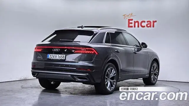 Audi Q8 2021 — Photo 8/20