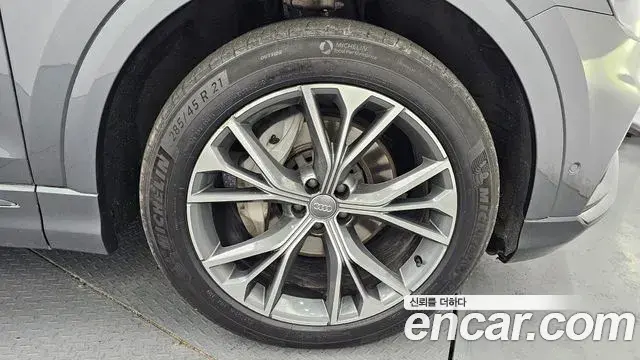 Audi Q8 2021 — Photo 14/20
