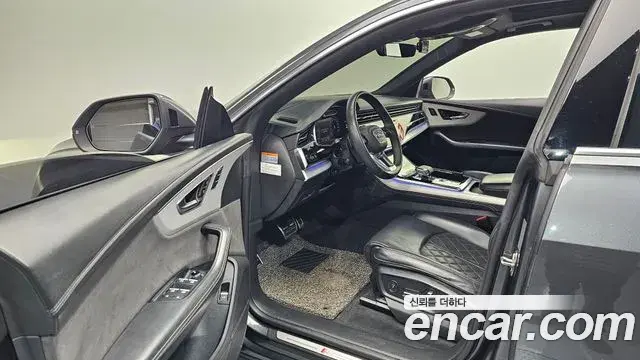 Audi Q8 2021 — Photo 16/20