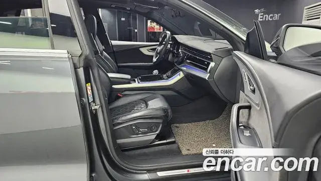 Audi Q8 2021 — Photo 6/20
