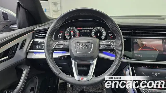 Audi Q8 2021 — Photo 17/20