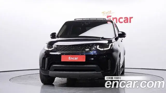 Land Rover Discovery 5 2019 — ფოტო 17/20