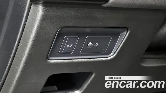 Land Rover Discovery 5 2019 — ფოტო 13/20