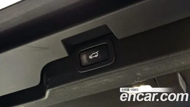 Land Rover Discovery 5 2019 — ფოტო 5/20
