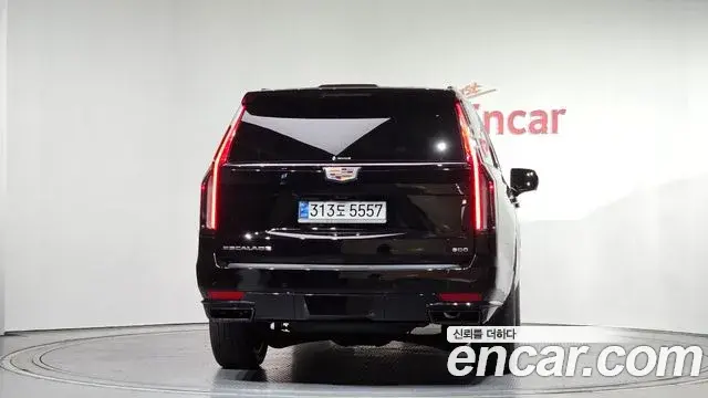 Cadillac Escalade 2022 — ფოტო 13/20