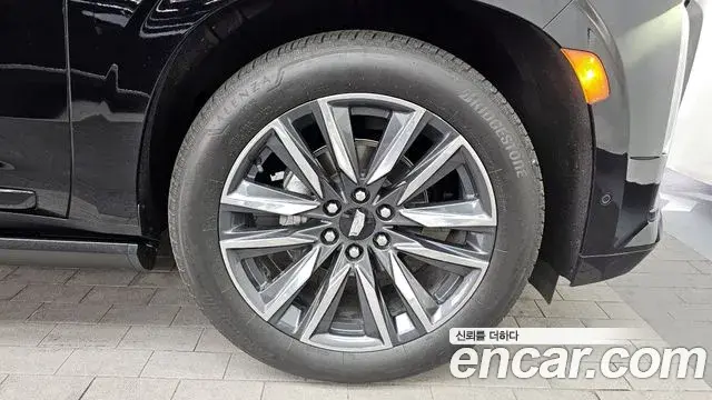 Cadillac Escalade 2022 — ფოტო 10/20