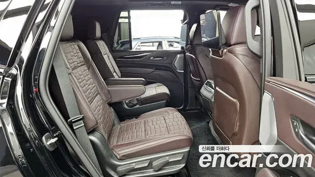 Cadillac Escalade 2022 — ფოტო 18/20