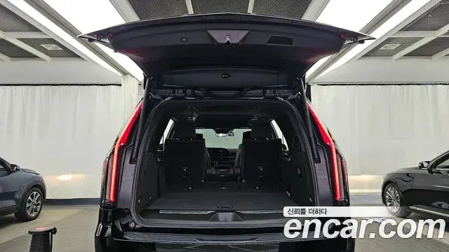 Cadillac Escalade 2022 — ფოტო 15/20