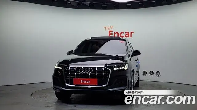 Audi Q7 2021 — Photo 7/20