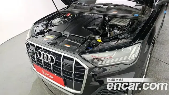 Audi Q7 2021 — Photo 17/20