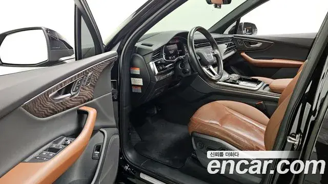 Audi Q7 2021 — Photo 18/20