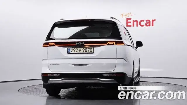 Kia Carnival 2021 — Фото 4/20