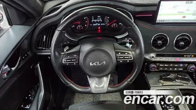 Kia Stinger 2023 — Фото 14/20