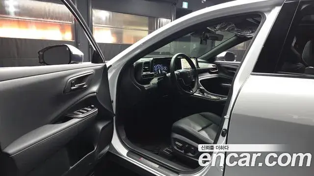 Toyota Crown Crossover 2024 — Фото 10/20
