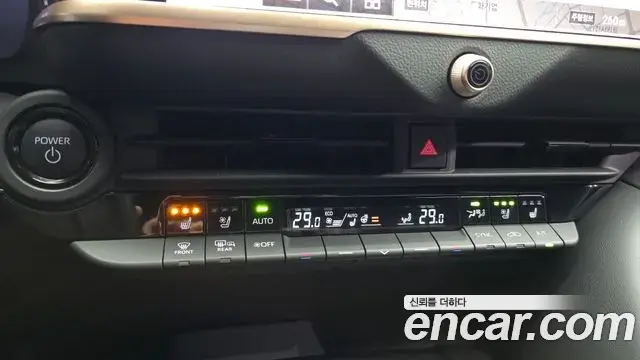 Toyota Crown Crossover 2024 — Фото 16/20