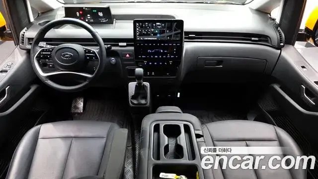 Hyundai Staria 2024 — Photo 12/20