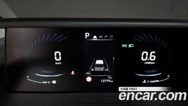 Hyundai Staria 2024 — Photo 18/20