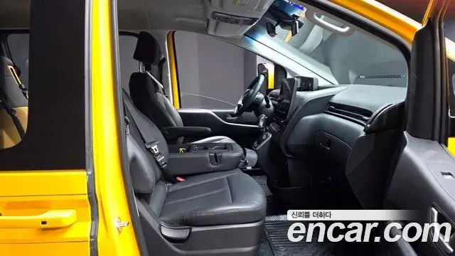 Hyundai Staria 2024 — Photo 10/20
