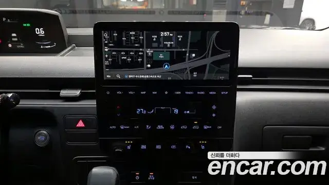 Hyundai Staria 2024 — Photo 11/20