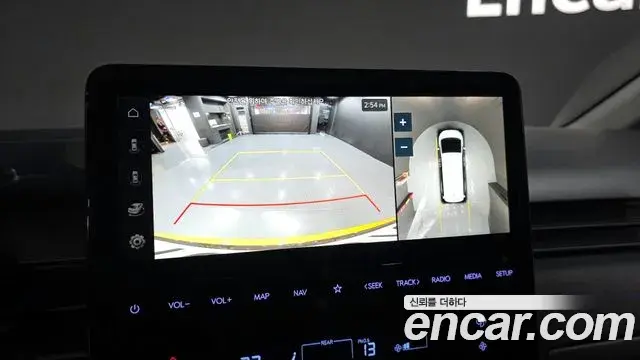 Hyundai Staria 2024 — Photo 6/20