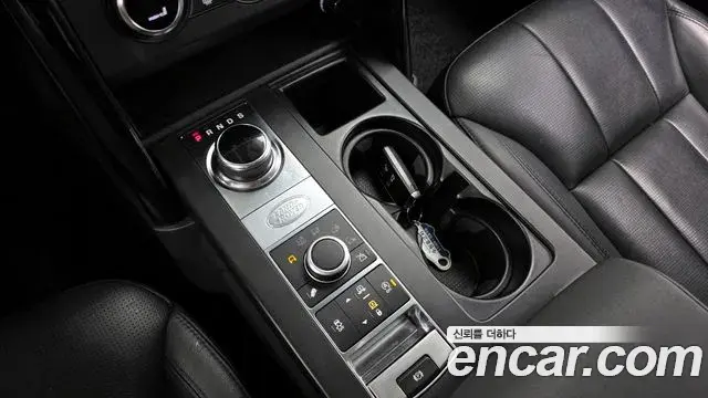 Land Rover Discovery 5 2019 — ფოტო 18/20