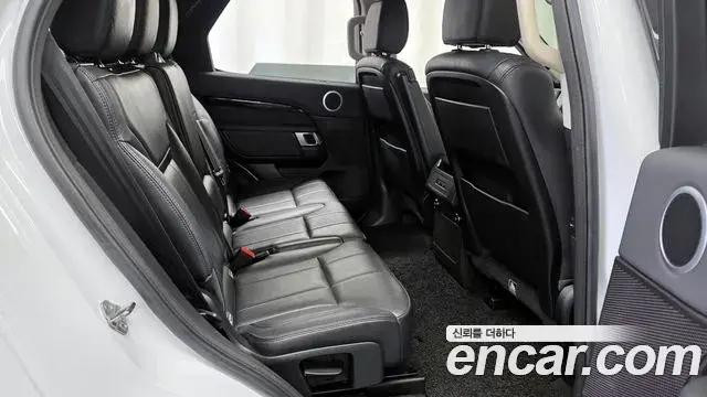 Land Rover Discovery 5 2019 — ფოტო 7/20