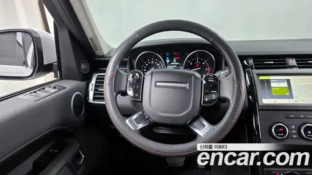 Land Rover Discovery 5 2019 — ფოტო 6/20