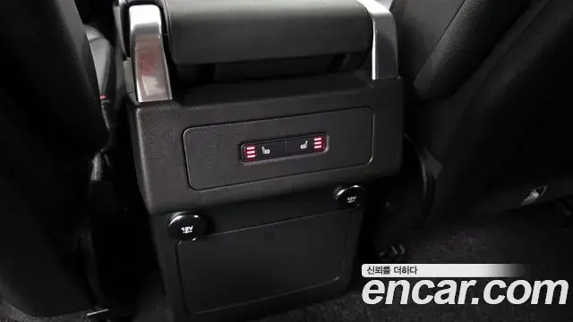 Land Rover Discovery 5 2019 — ფოტო 5/20