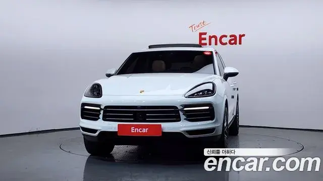 Porsche Cayenne 2019 — Фото 3/20