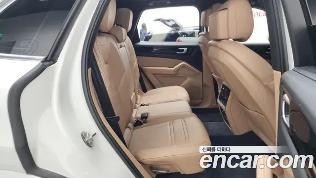 Porsche Cayenne 2019 — Фото 12/20