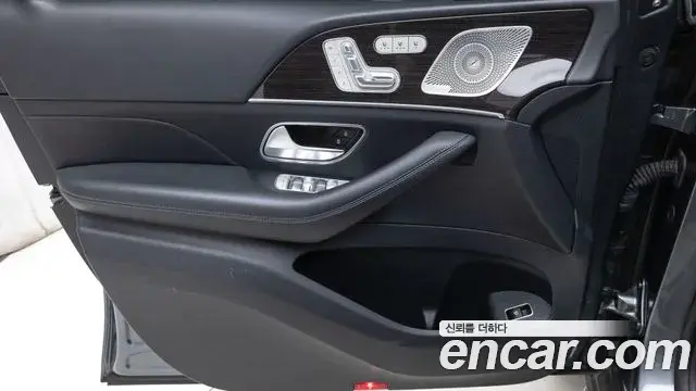 Mercedes-Benz GLE-Class 2022 — Şəkil 18/20