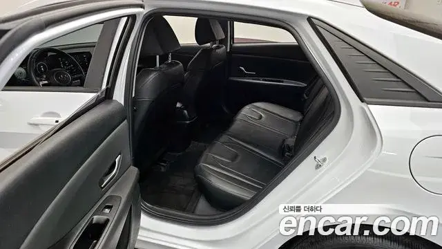 Hyundai Avante 2020 — Photo 11/20