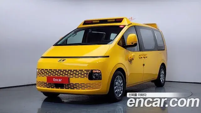 Hyundai Staria 2022 — Photo 1/20