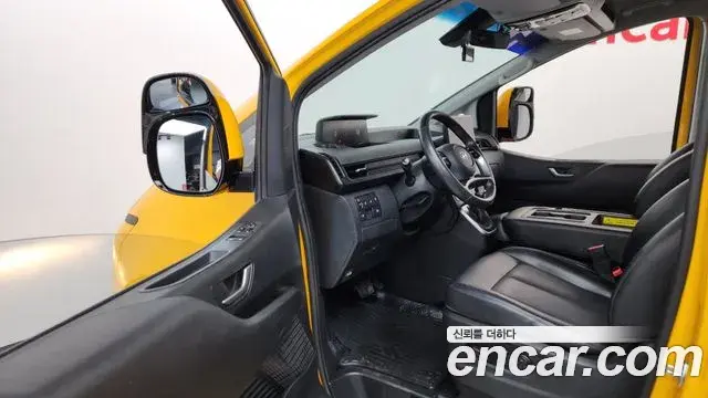 Hyundai Staria 2022 — Photo 10/20