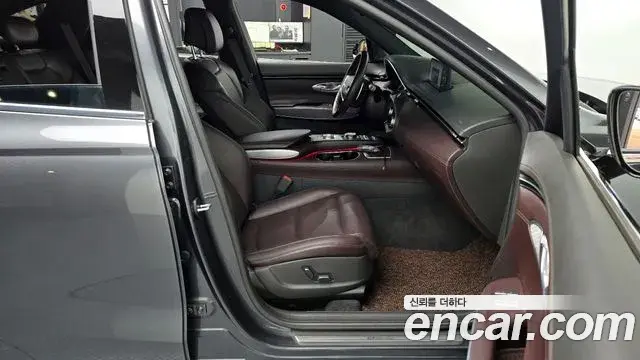 Genesis GV70 2021 — ფოტო 5/20