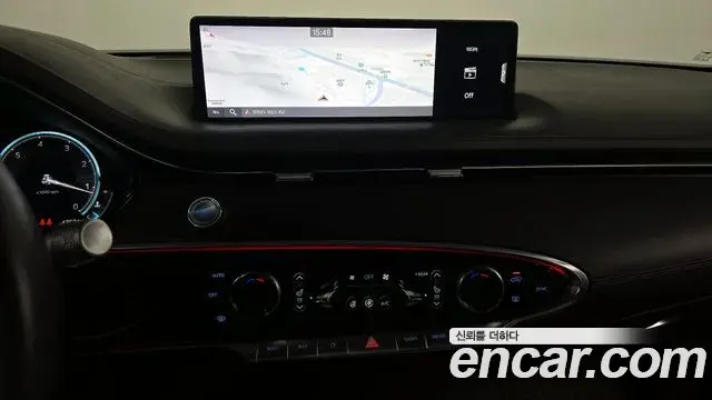 Genesis GV70 2021 — ფოტო 17/20