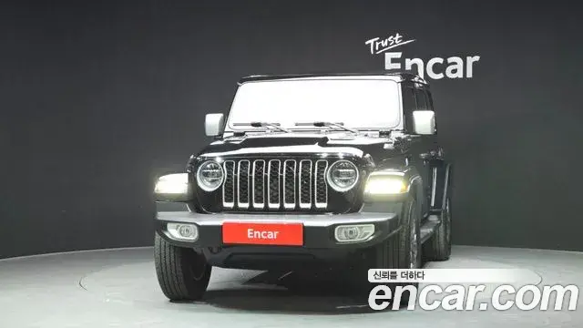 Jeep Wrangler 2021 — ფოტო 15/20