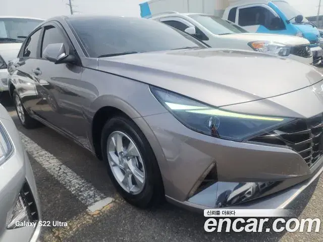 Hyundai The New Avante Hybrid 2022 — Photo 2/20
