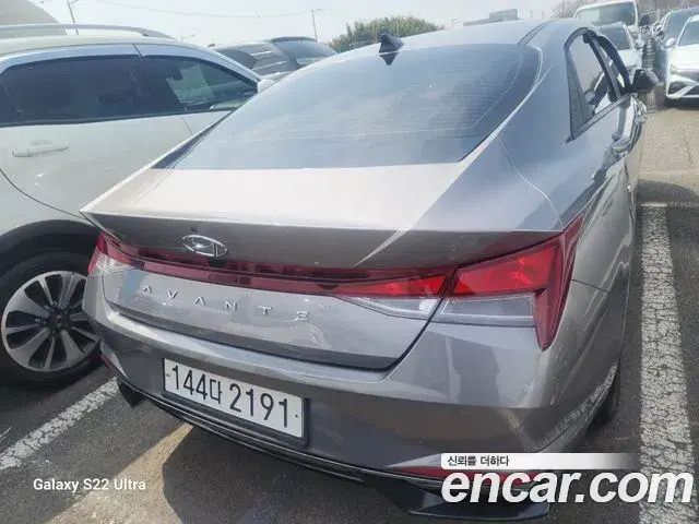 Hyundai The New Avante Hybrid 2022 — Photo 14/20