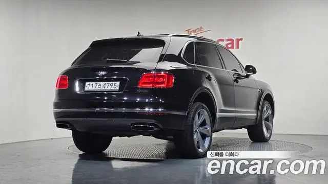 Bentley Bentayga 2018 — Photo 18/20