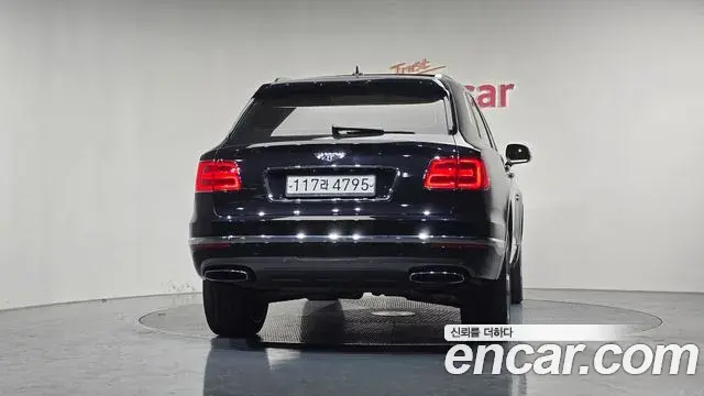Bentley Bentayga 2018 — Photo 13/20